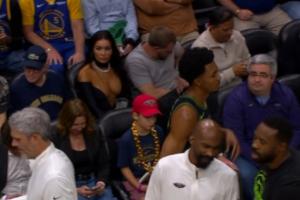 身后有亮点！鹈鹕教练席出现了一位窝火的旧将啊