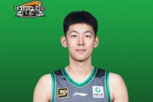 全运会男篮U22以下组1/4决赛辽宁不敌上海 张陈治锋27分23板5帽