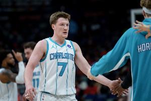 黄蜂主帅：克尼佩尔做任何事都很认真 我对他的成长充满期待