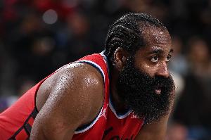 苦吞里程“悲”！哈登25投7中28分6板5助2帽 连续两次3分绝杀未果