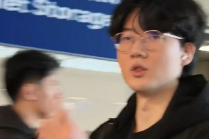 已到上海！网友晒出了Viper在上海机场的照片