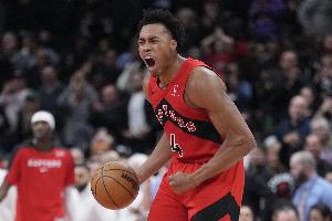 持续发力！斯科蒂·巴恩斯反击暴扣 猛龙打出9-0领先76人16分