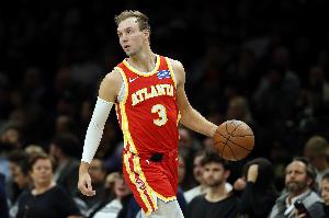 浪费机会！肯纳德抢断反击空篮上丢 补篮也没有