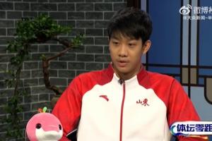 张展硕谈400混退赛：能比下来但怕影响今后训练 跟教练商量后退赛