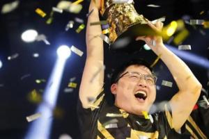 黑子说话！爱笑： Uzi被韩国人尊敬 就是因为他打服了韩国人