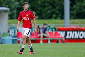 太阳报：小将谢伊·莱西随曼联一线队训练，备战对阵埃弗顿的比赛