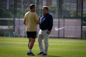 拉波尔塔：重建诺坎普是巴萨历史最重要项目，今天我们让球迷自豪