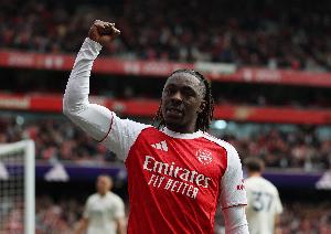 德比首秀戴帽！埃泽：做梦都不敢想象这样的时刻 我本应该打进4球