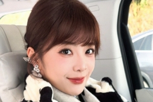 主持人余霜分享照片：今天是？