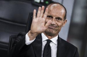 米体：米兰在赢得同城德比后，球员们在一家餐厅里延续了庆祝活动