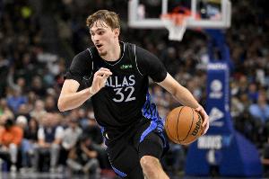 手感一般！弗拉格14投5中&三分4中0 拿到12分7篮板3助攻2抢断