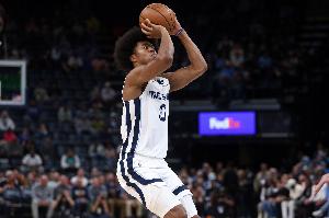 打得可以了！韦尔斯13中8拿到22分5板3助1断