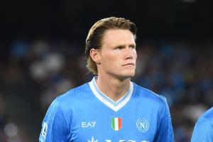 那不勒斯欧冠首发：麦克托米奈、霍伊伦领衔，迪洛伦佐在列