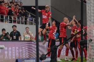 足球报：蓉城亚冠5战5分仍有晋级可能，边路防守问题需重点解决