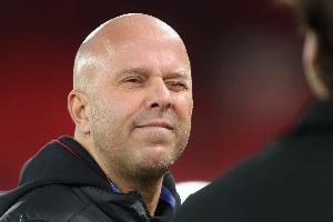 耻辱三连败！TA：利物浦在“分离崩析”边缘，斯洛特帅位已不稳固