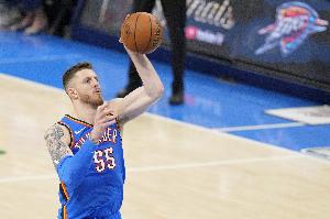 哈腾：NBA引入NBA杯做的很好 现在一有NBA杯比赛大家就会想到奖金