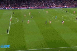 阿森纳前场拦截，萨卡大力爆射被诺伊尔挡出