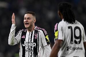 卡萨诺：尤文花了6000万欧买库普梅纳斯，他该踢中场而不是后卫