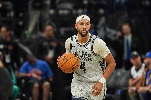 终于发力！萨格斯干拔三分命中后 抢断追身三分再进！