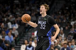 直捣黄龙！弗拉格过掉哈登 中路突击拉杆躲闪防守上篮打中