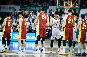 玩的不是一个东西！中国男篮再负韩国同一死法 没有投射寸步难行