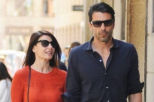 前妻：曾有人给我10万欧元让我谈论与布冯的离婚经历，但我拒绝了