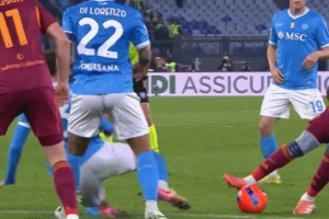 弗洛伦齐谈那不勒斯进球前疑似犯规：判罚没问题，科内都想站起来