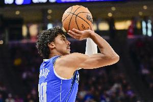 杀死比赛？克里斯蒂三分再中 独行侠领先上双