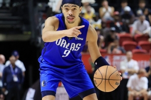 基德称赞瑞安·内姆哈德：落选秀送出10助攻很特别 队友都喜欢他