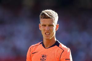 记者：奥尔莫将缺席5场比赛，目标赶上1月3日对阵西班牙人