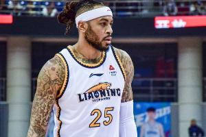 还是挺全面！莫兰德19分钟6中4拿8分8篮板2助攻 另有1抢断3盖帽