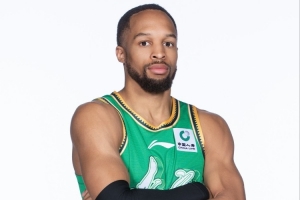 投射没问题！杰隆·布朗14中8&4记三分拿下21分2板3助1断