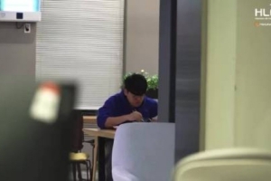 HLE阿姨高度评价Gumayusi：他是选手里第一个提起姨母的人呢