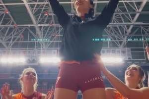 王媛媛：加拉塔萨雷的球迷都非常热情，他们的欢呼让我备受感染