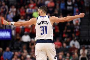 被莫兰特刺激了？ 对阵灰熊至今 克莱场均砍下17分&4.6个三分