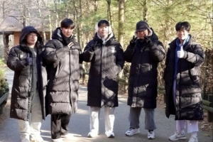 冬日集结~HLE官方分享HLE队员幕后合照