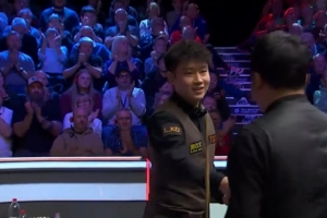 大热必死？赵心童此前位列英锦赛夺冠赔率第一，此役无缘8强