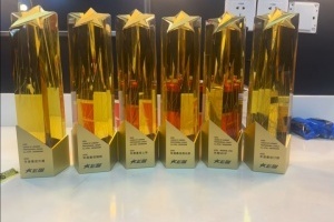 AL经理爱笑晒俱乐部荣誉：感谢所有相遇！明年好好努力，继续冲！