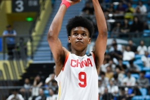 末节获得出场机会！冯傲2分钟1中0拿到2分1助攻