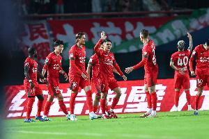 沪媒：河南队快速反击踢法，恰恰能击中国安传控流战术的防守命门