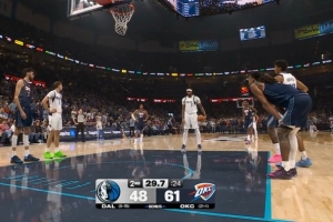 白给的也不要！切特拉拽送浓眉罚球 但后者2罚不中仍未得分