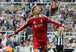 找回射门靴！埃基蒂克首次为利物浦双响，此前12场共计仅1球