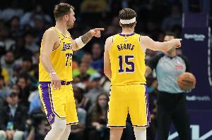 东契奇5个失误？里夫斯：这并不差 因为他控球时间很长