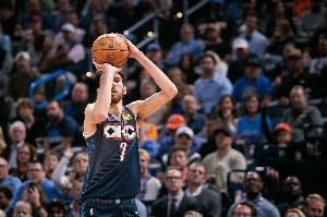 予取予求！切特三节打卡 15中12砍下25分9板1断2帽