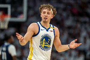 波杰姆多次30分钟内砍20+5+5且进5+三分 勇士队史第二人&比肩库里