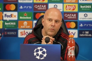 斯洛特：风波对我没影响但对球队很难；我很礼貌但不意味着我软弱