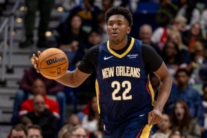 奎因单节至少20分5助0失误 有统计以来历史第四人&比肩詹姆斯莺歌