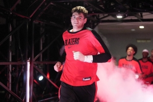 拓记：本月球队众多伤员都将回归 目前还无法给斯普利特打分