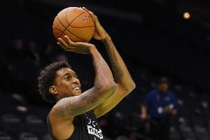 没能加时！麦丹、里德接连获得绝平三分机会 二人均未能命中