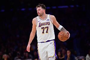 NBA杯8强战VS湖人 卡斯尔：想掐死东契奇不可能 只能给他制造困难